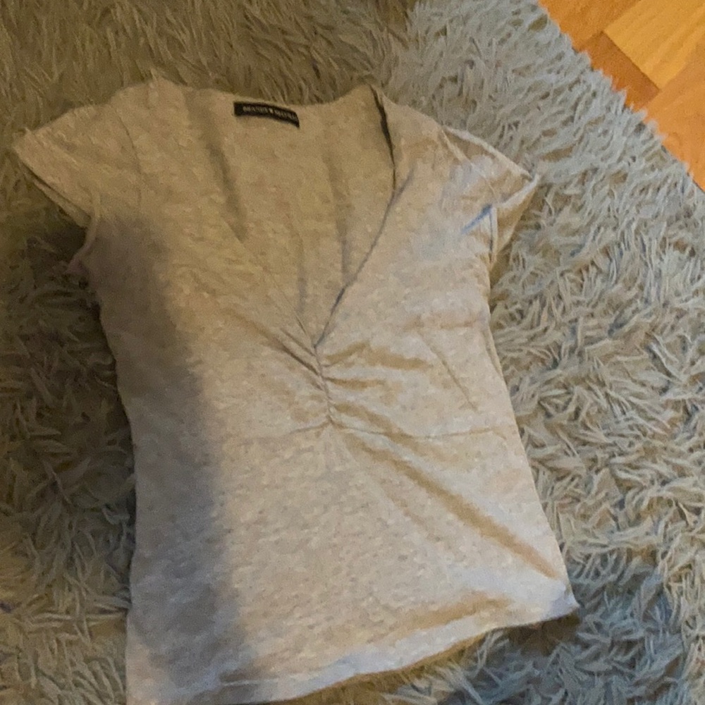 grey tshirt